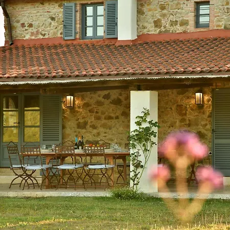 Casa La Pratellaccia 6&2, Emma *